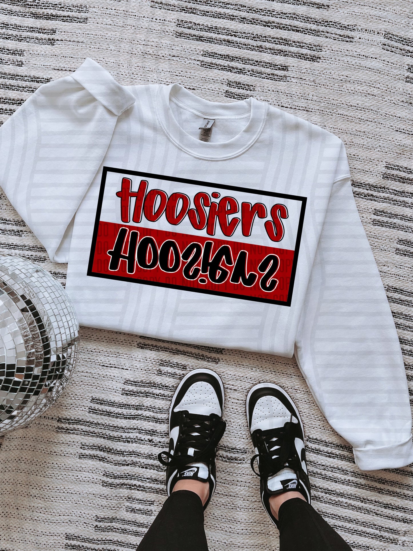 COLLEGE BOX FLIPPED TEE