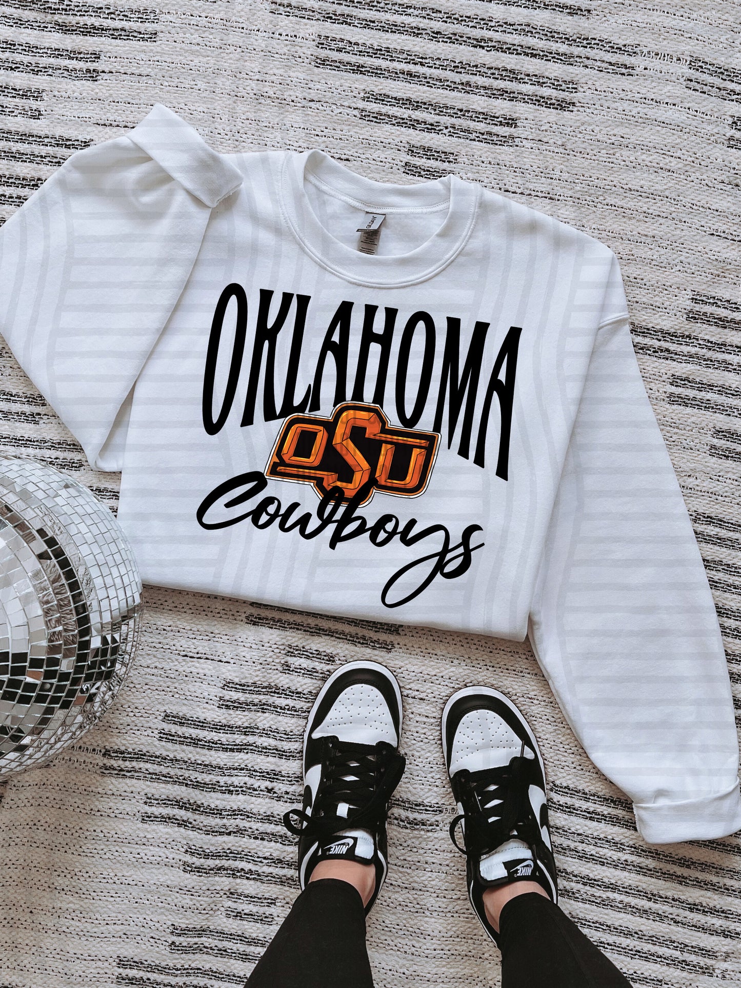 COLLEGE BLACK TEES