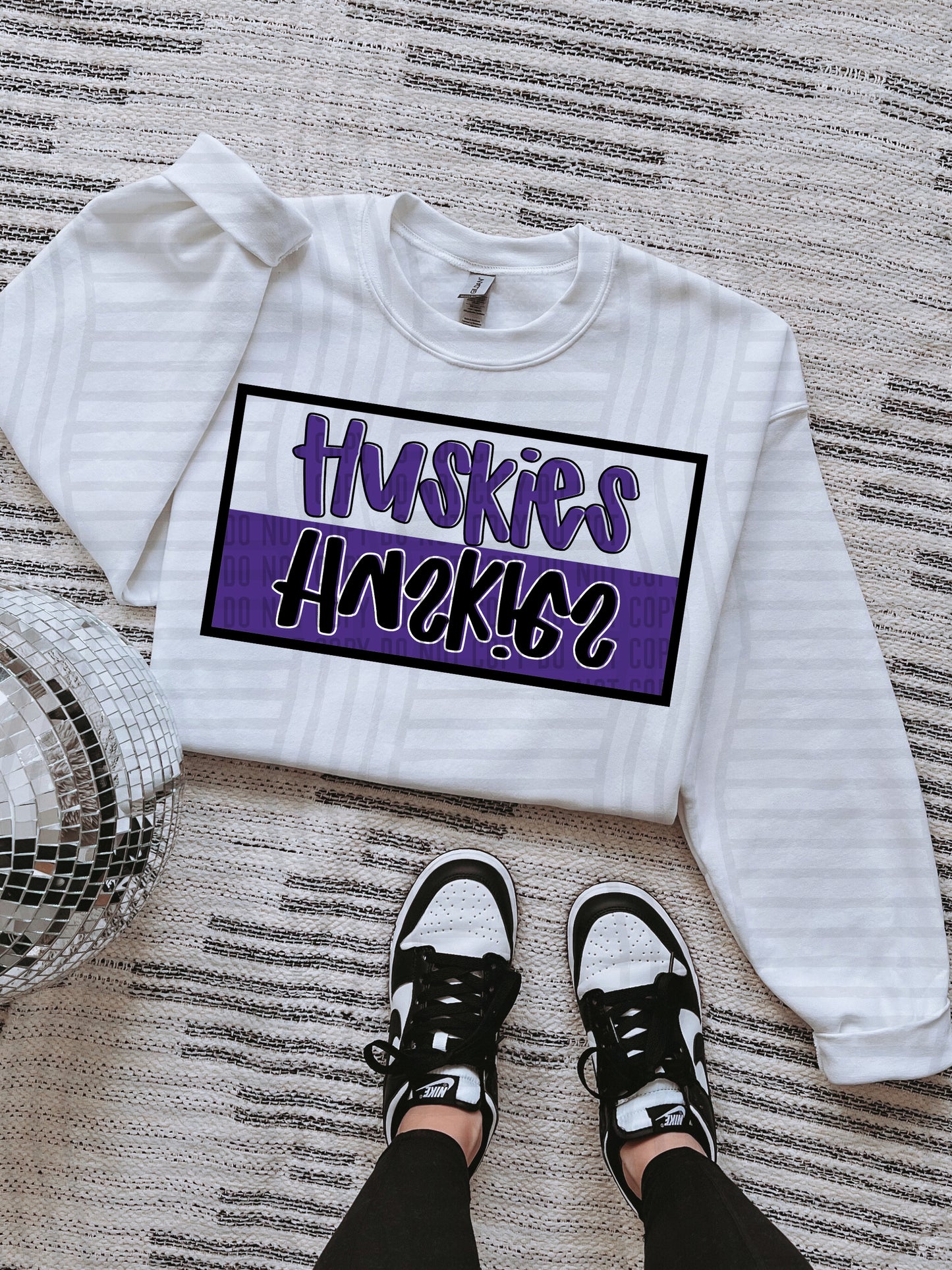 COLLEGE BOX FLIPPED TEE