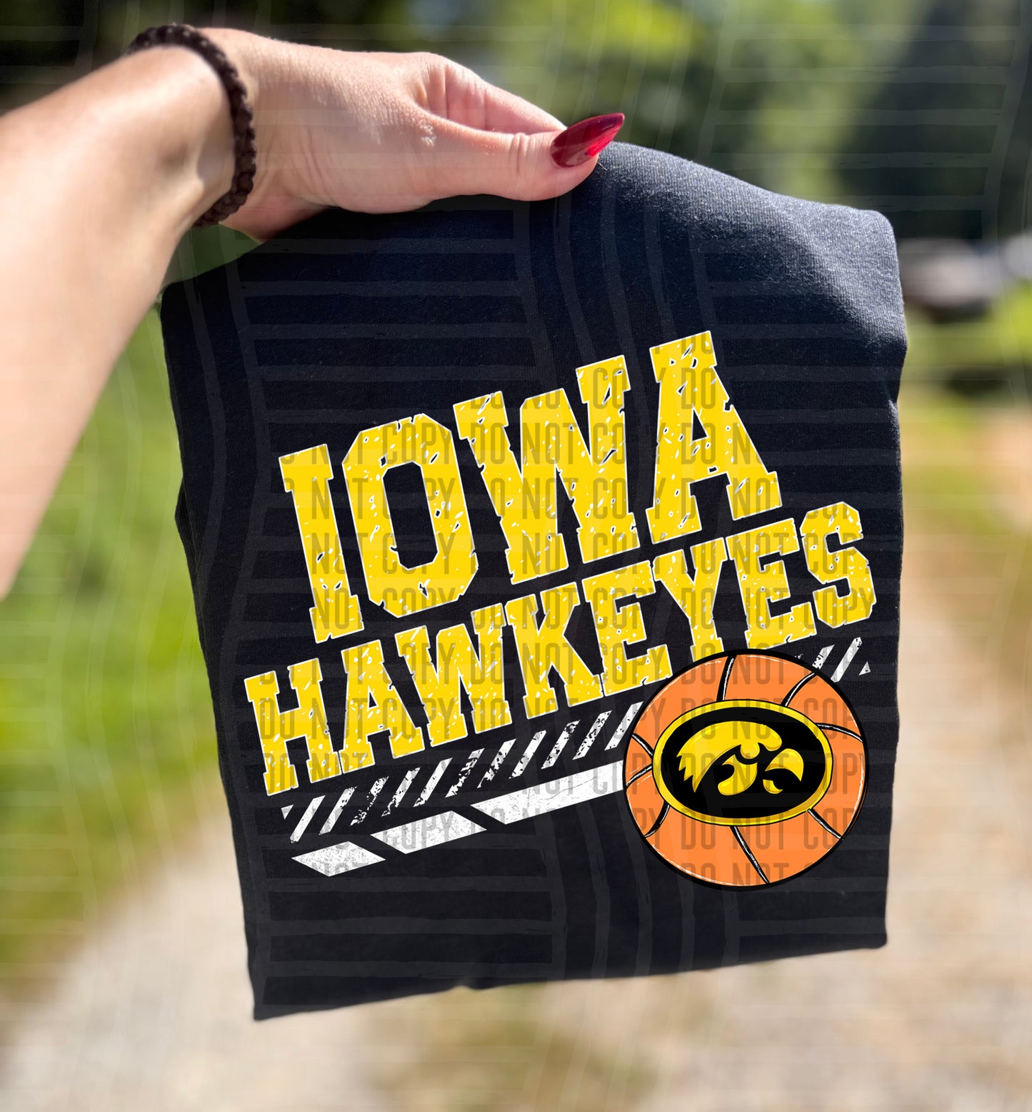 COLLEGE BASKETBALL TEE