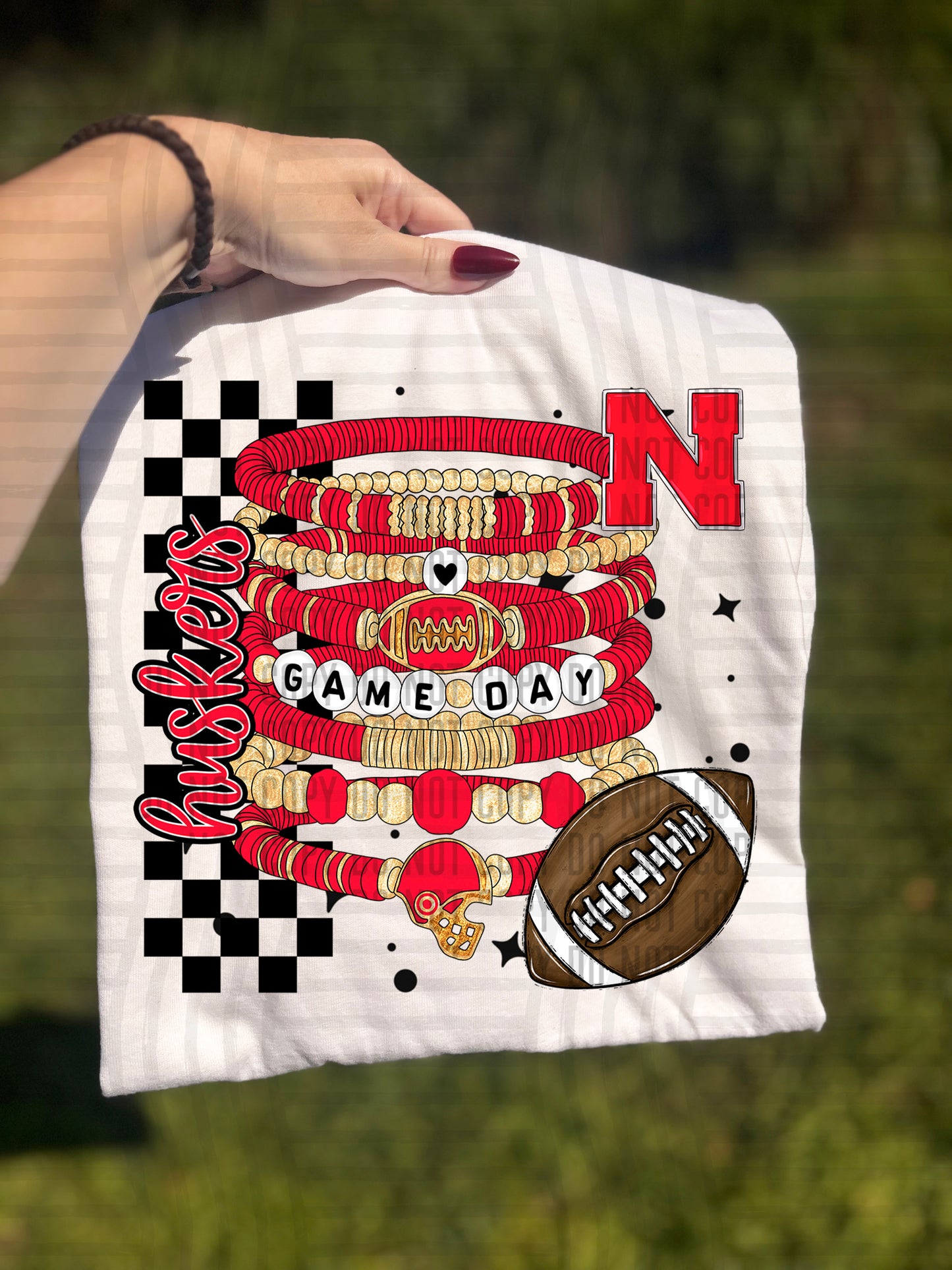 COLLEGE BRACELETS TEE