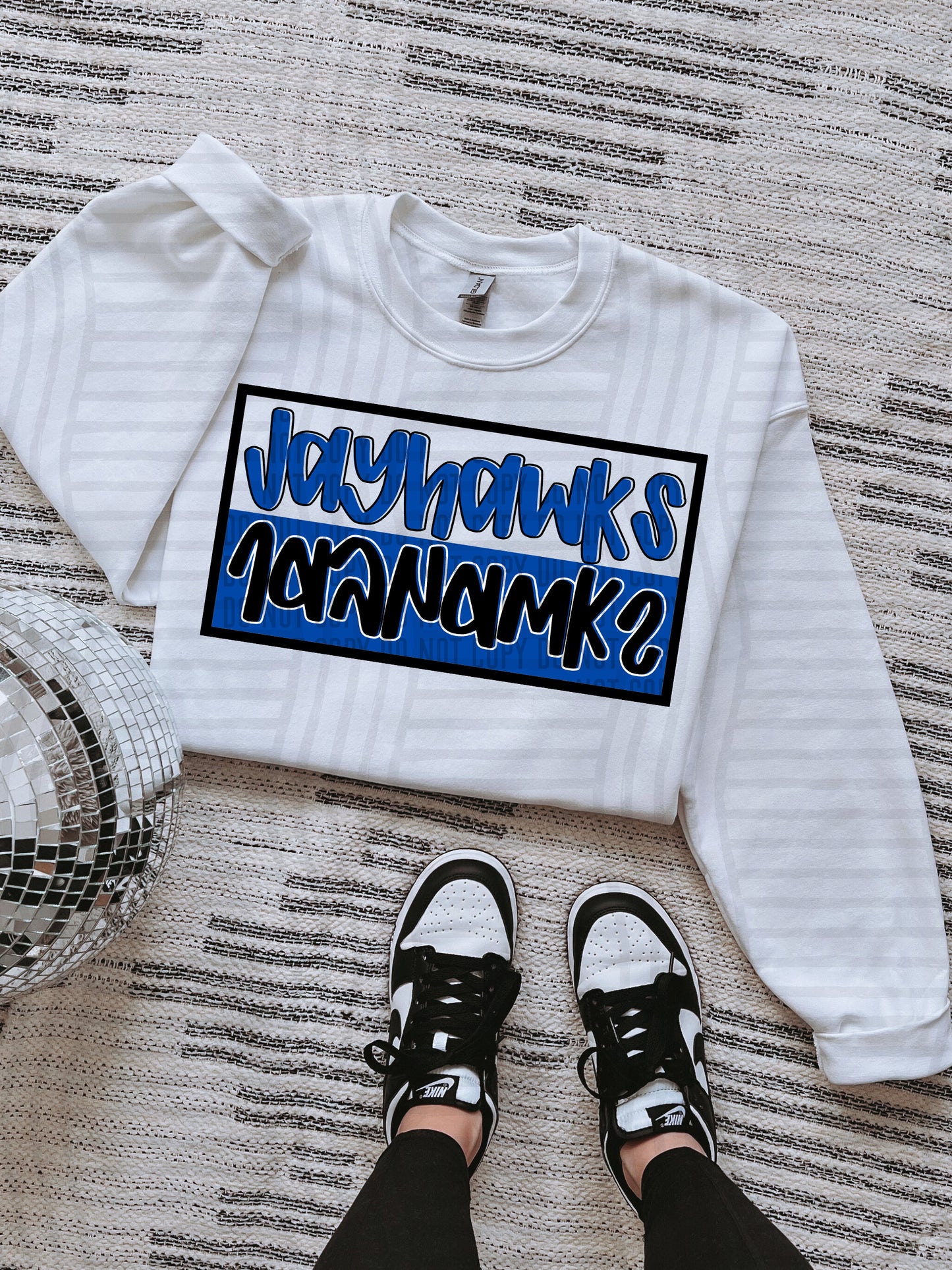 COLLEGE BOX FLIPPED TEE
