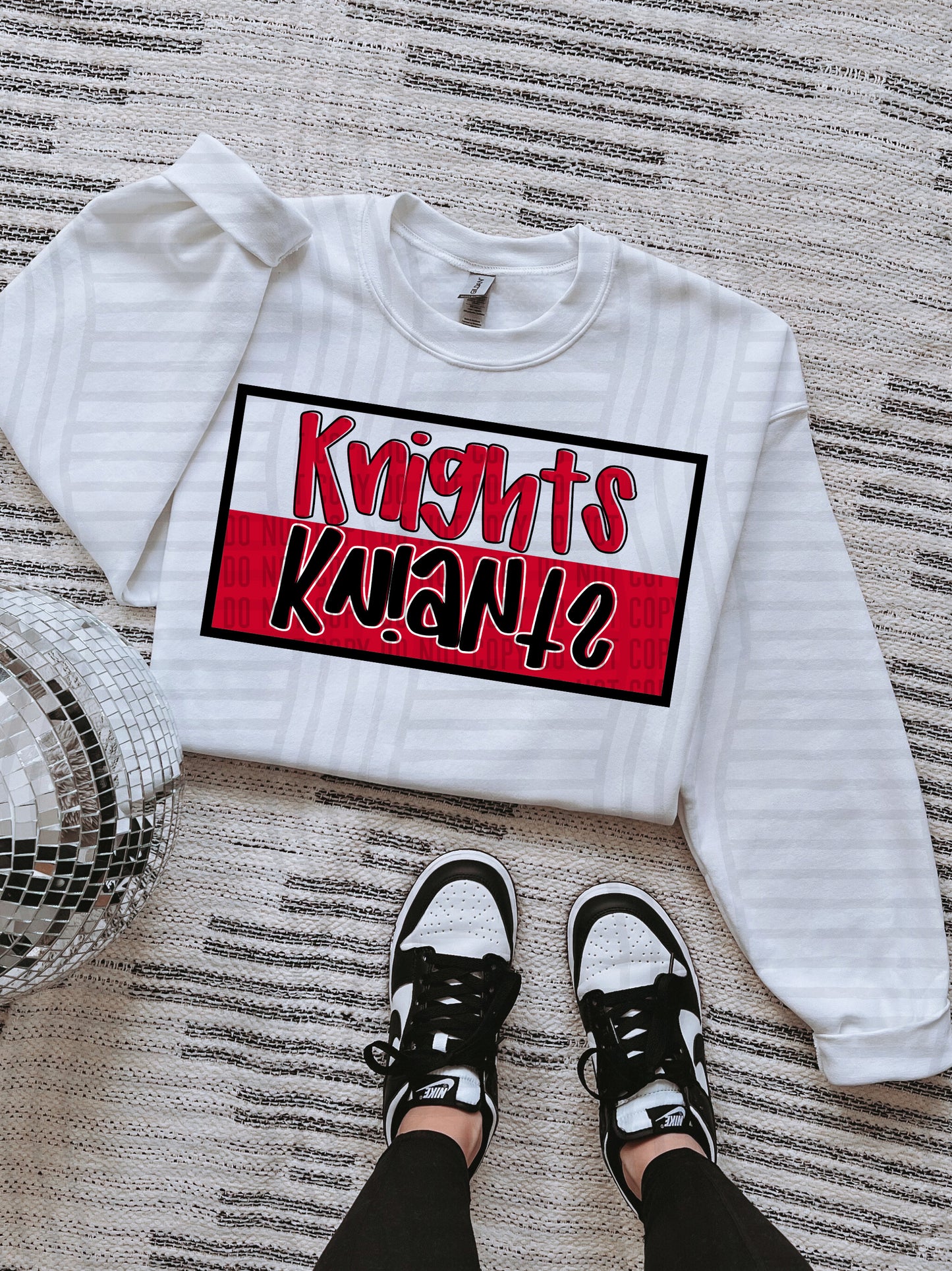 COLLEGE BOX FLIPPED TEE
