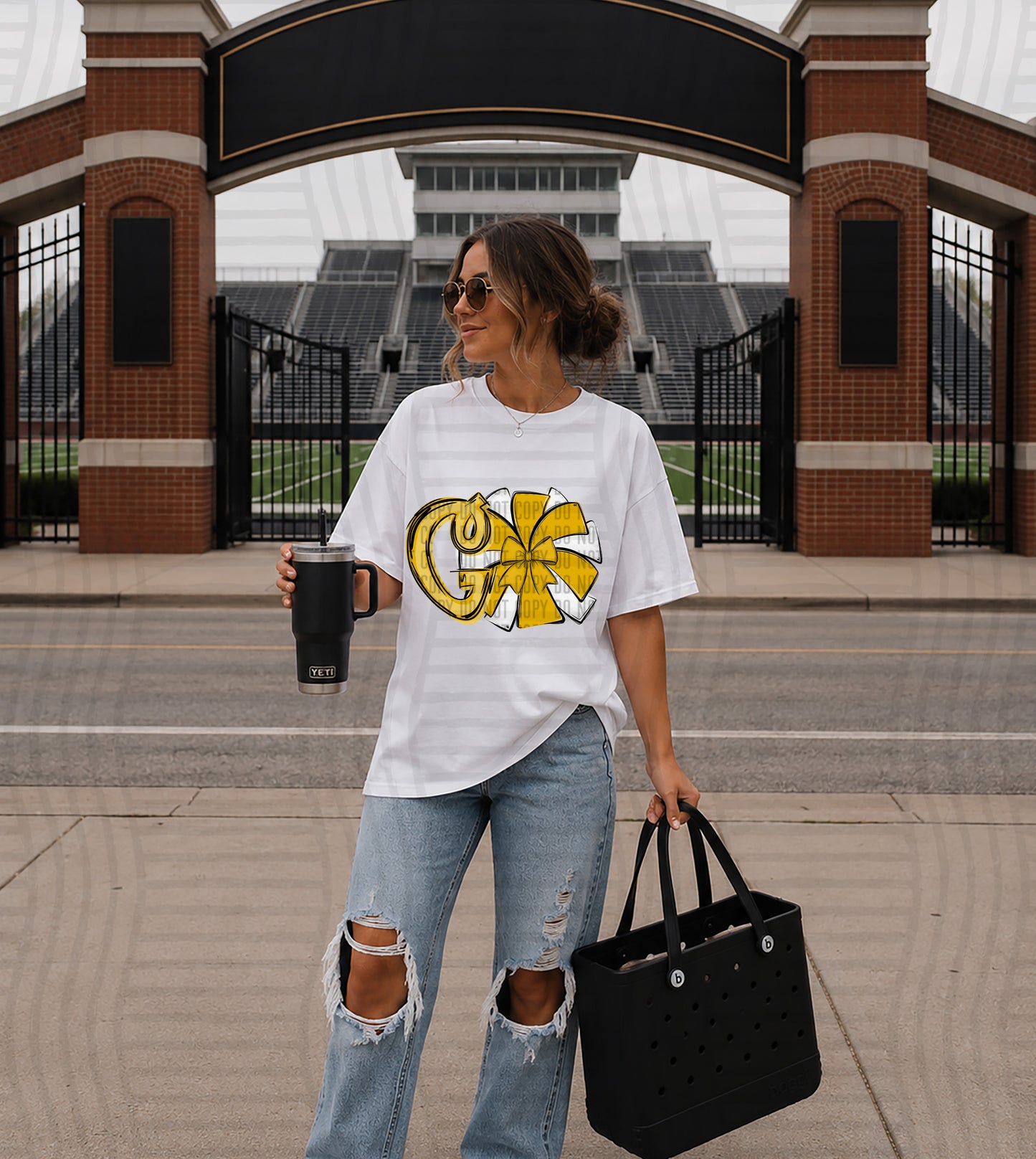GO POM POM TEES -25 COLORS