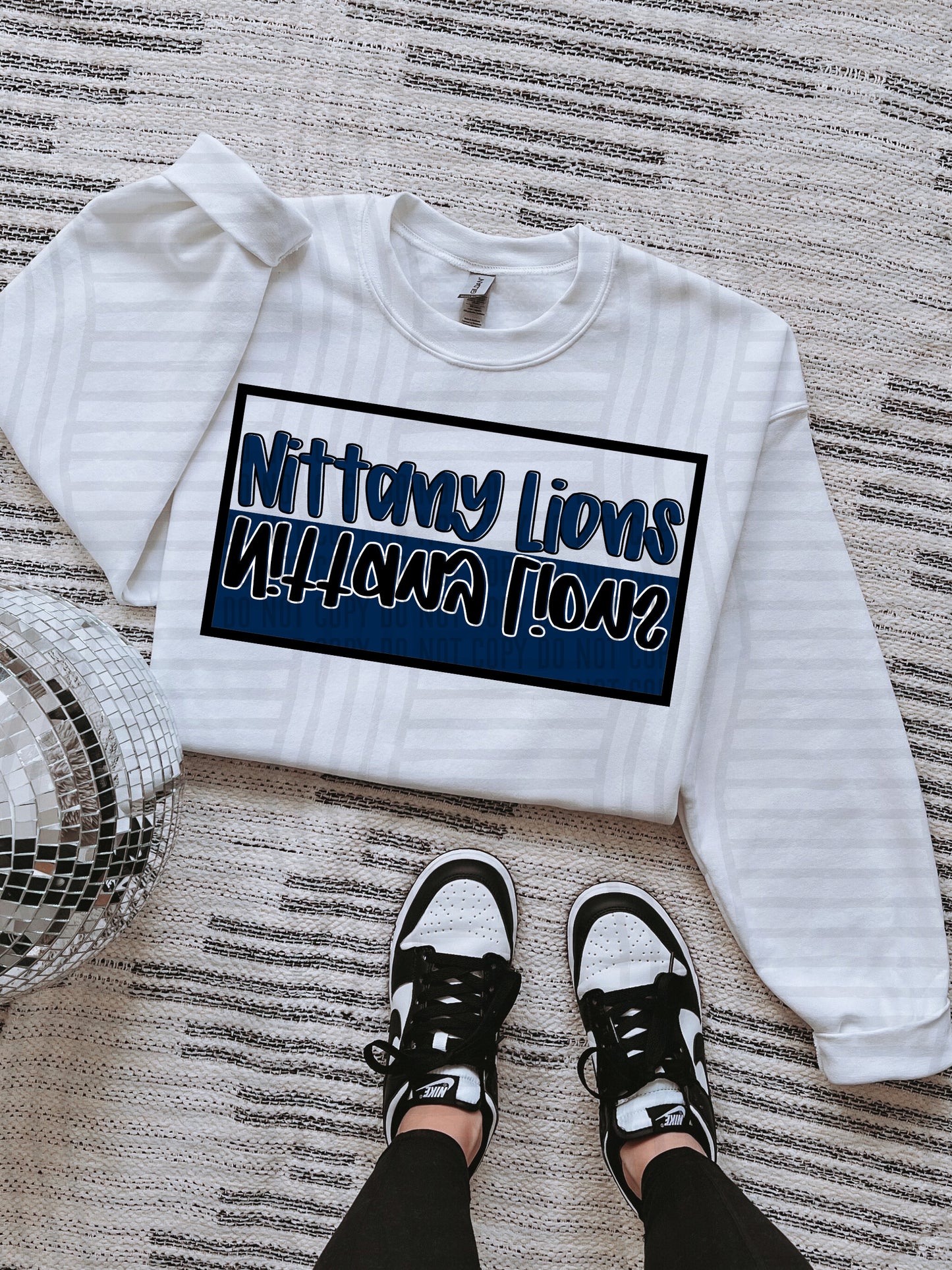 COLLEGE BOX FLIPPED TEE