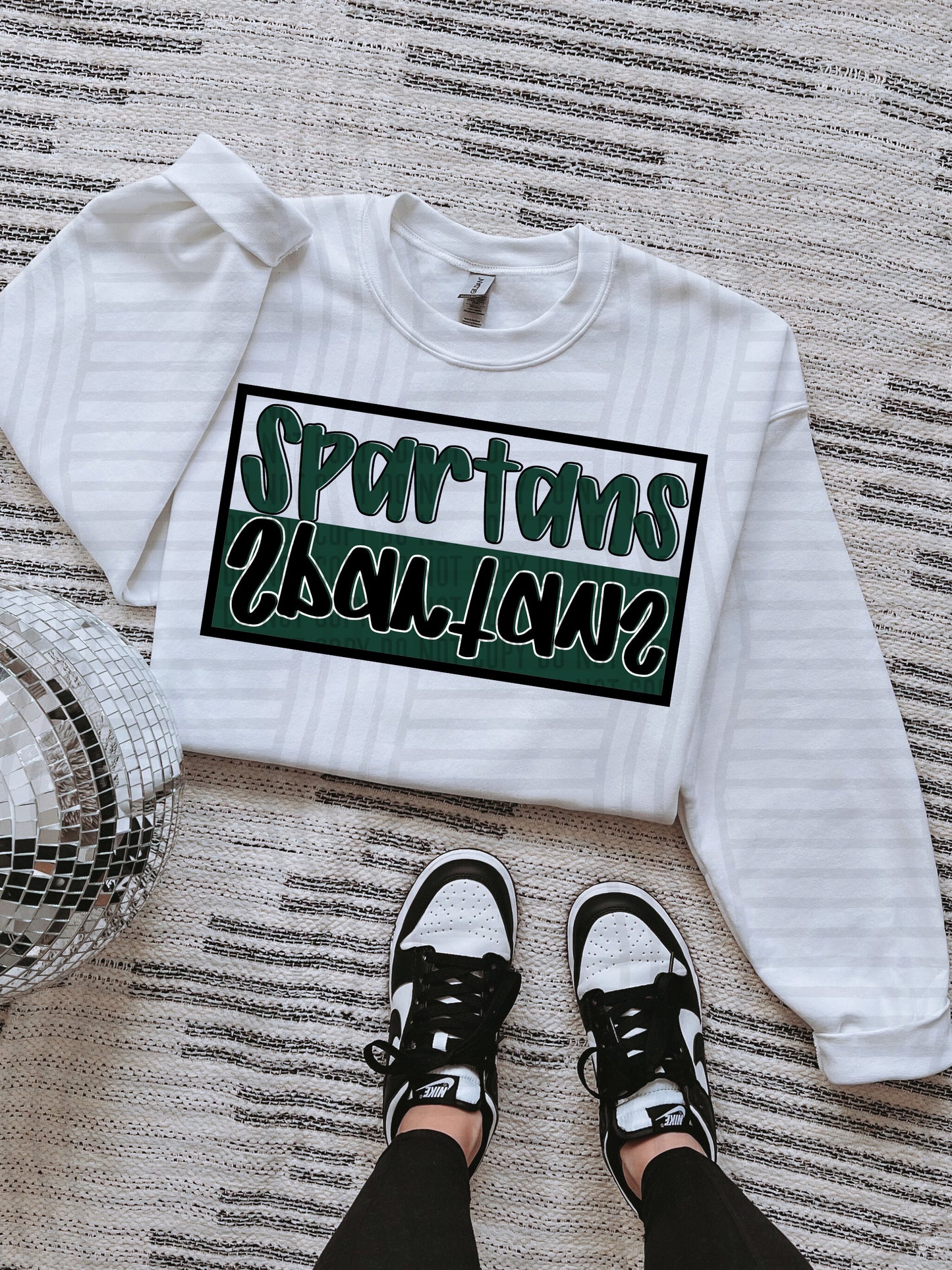 COLLEGE BOX FLIPPED TEE