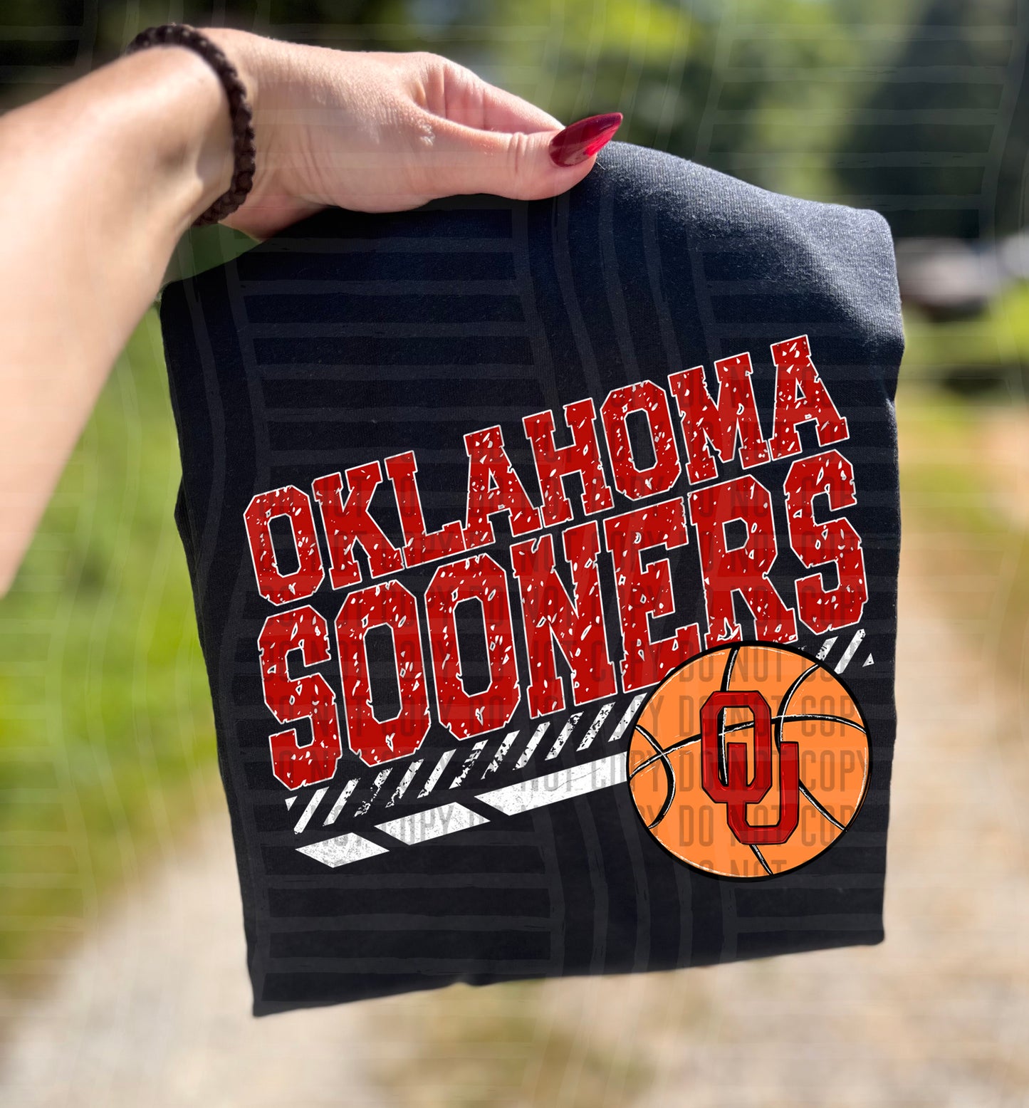 COLLEGE BASKETBALL TEE