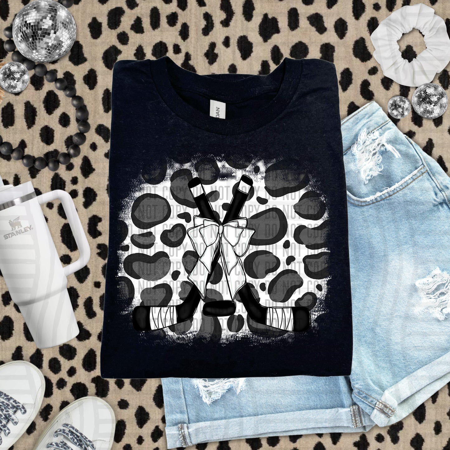 HOCKEY LEOPARD BACKGROUND TEE