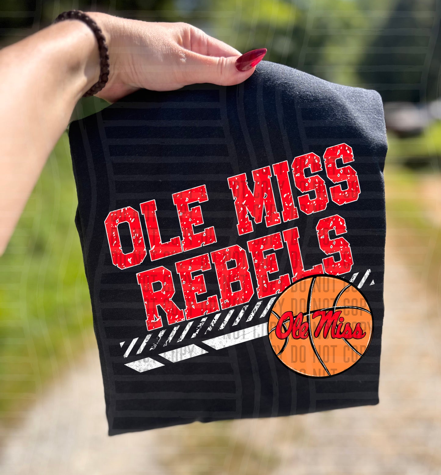 COLLEGE BASKETBALL TEE