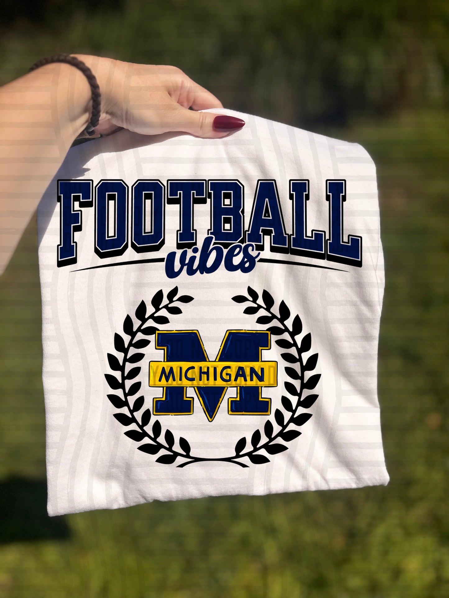 FOOTBALL VIBES TEE