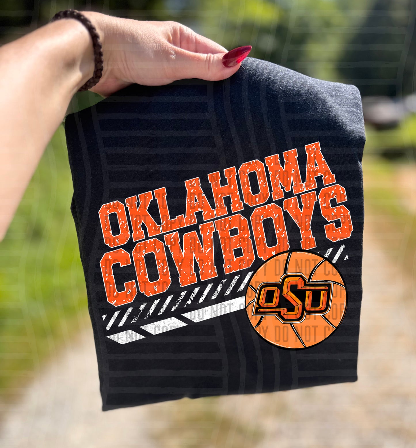 COLLEGE BASKETBALL TEE