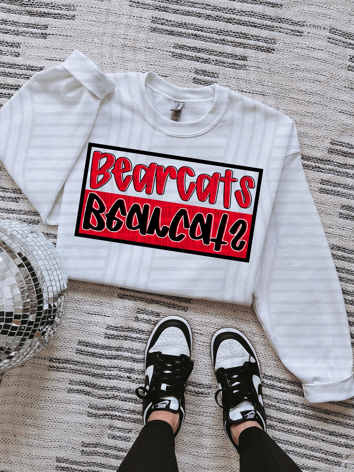 COLLEGE BOX FLIPPED TEE