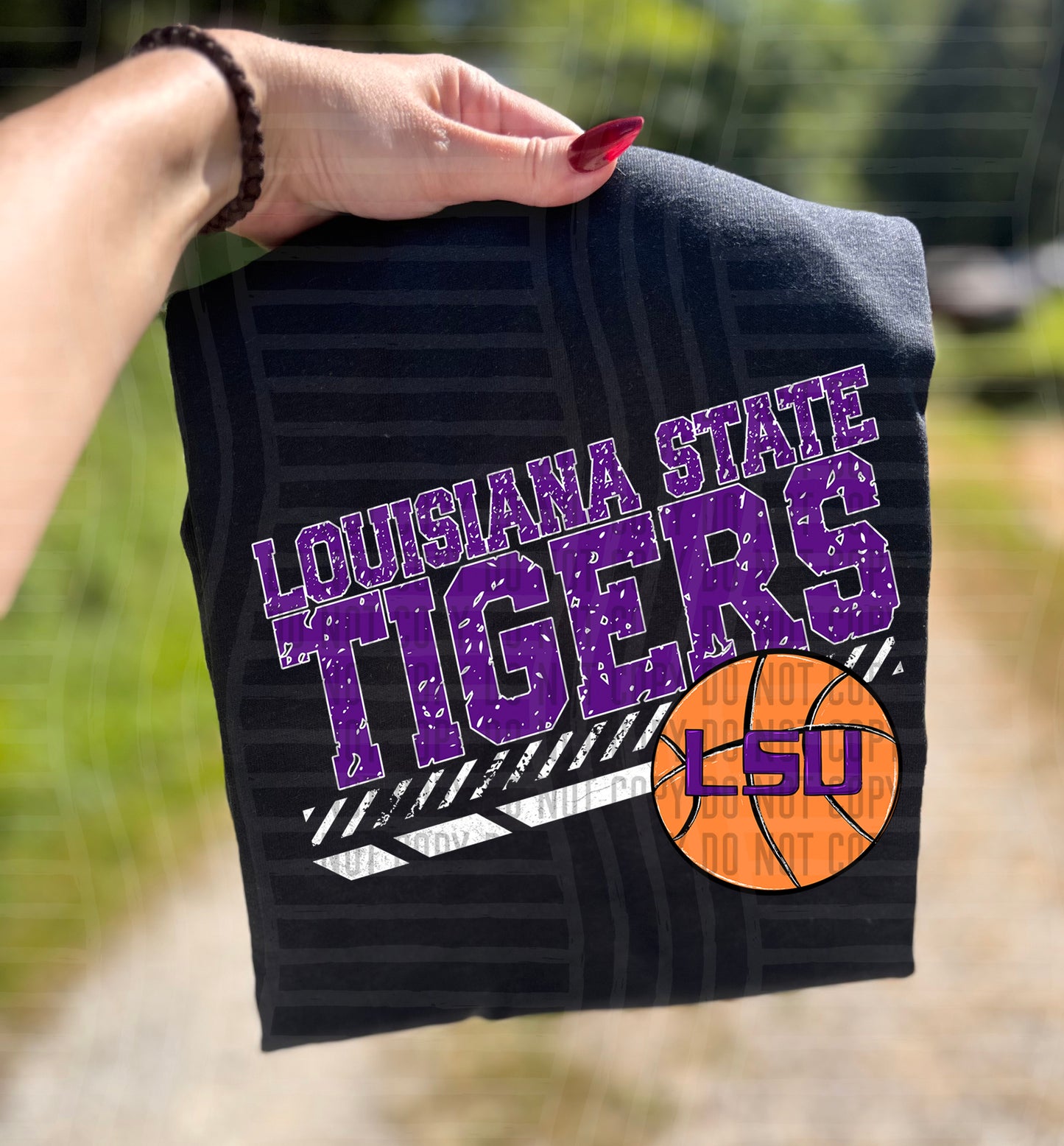 COLLEGE BASKETBALL TEE