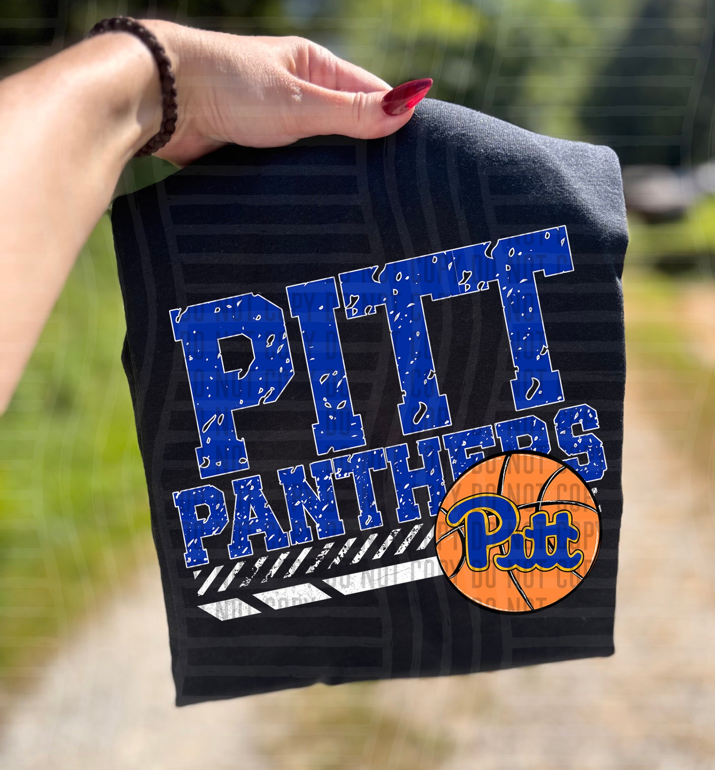COLLEGE BASKETBALL TEE