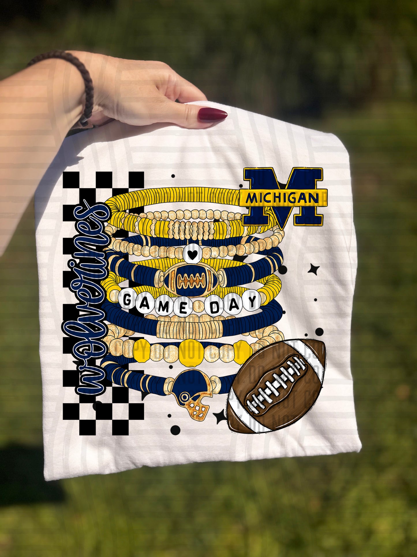 COLLEGE BRACELETS TEE