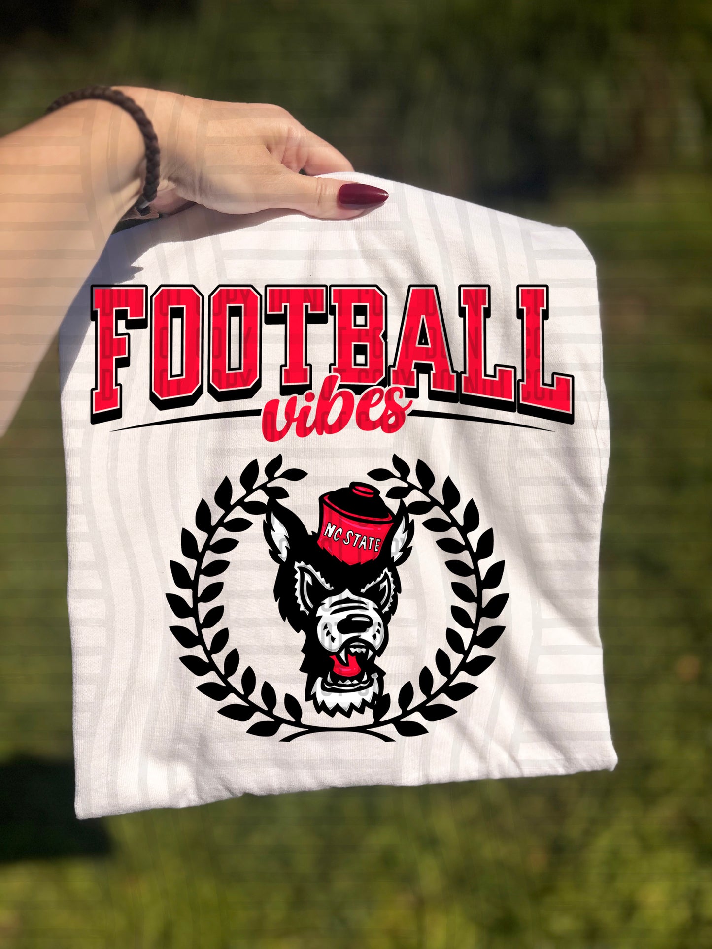 FOOTBALL VIBES TEE