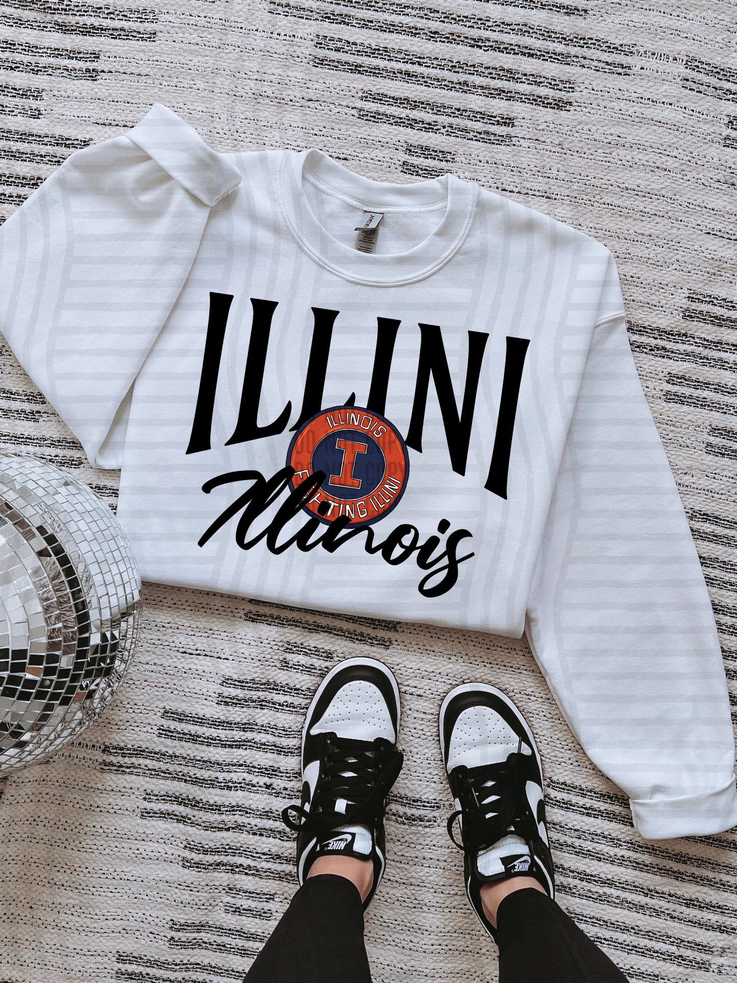 COLLEGE BLACK TEES