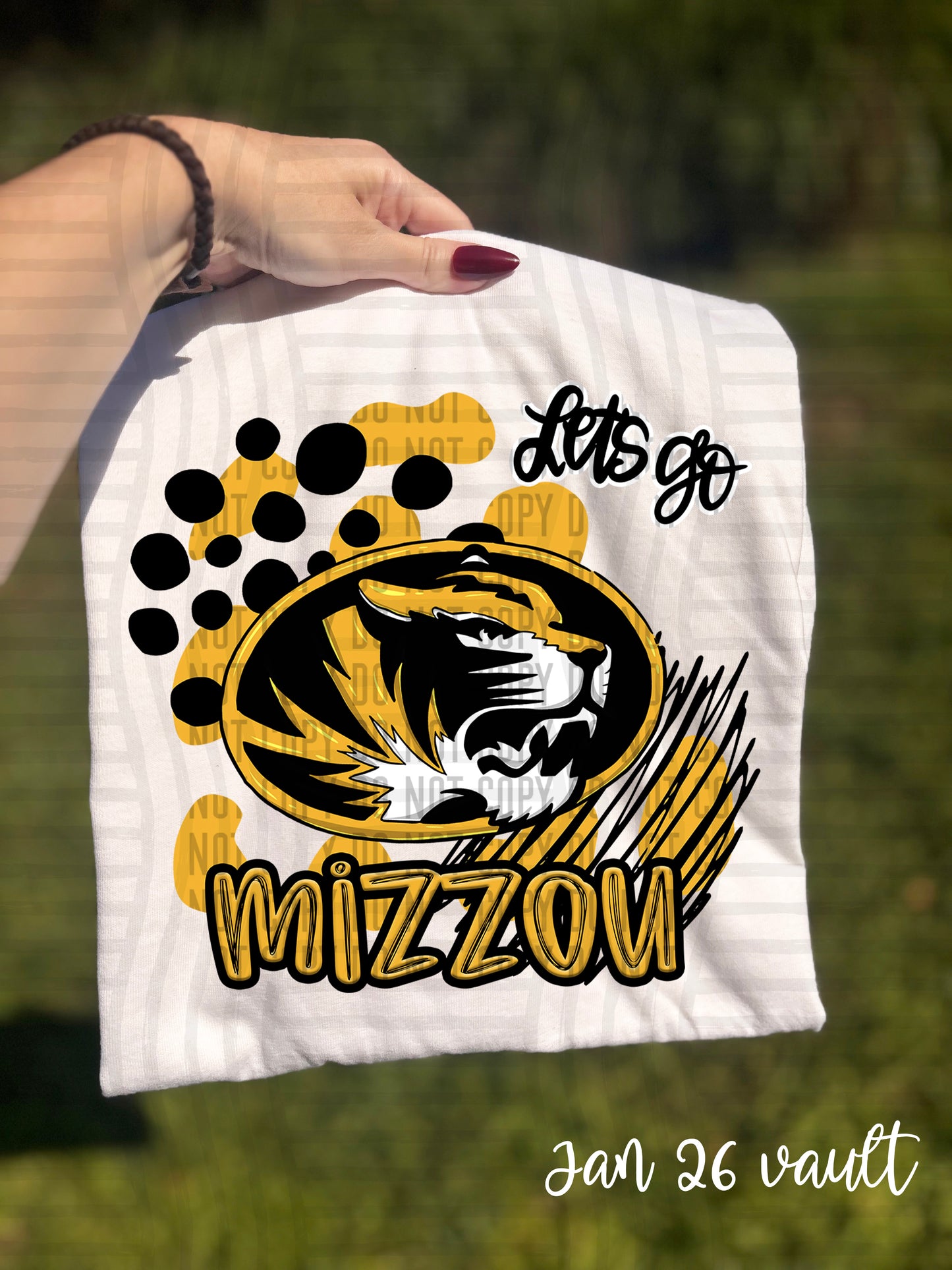 DOODLE MASCOT COLLEGE TEE