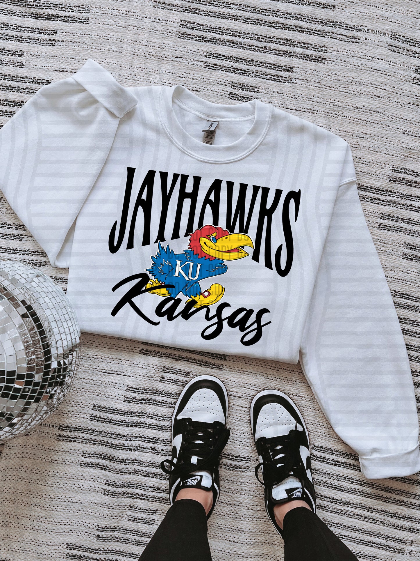 COLLEGE BLACK TEES