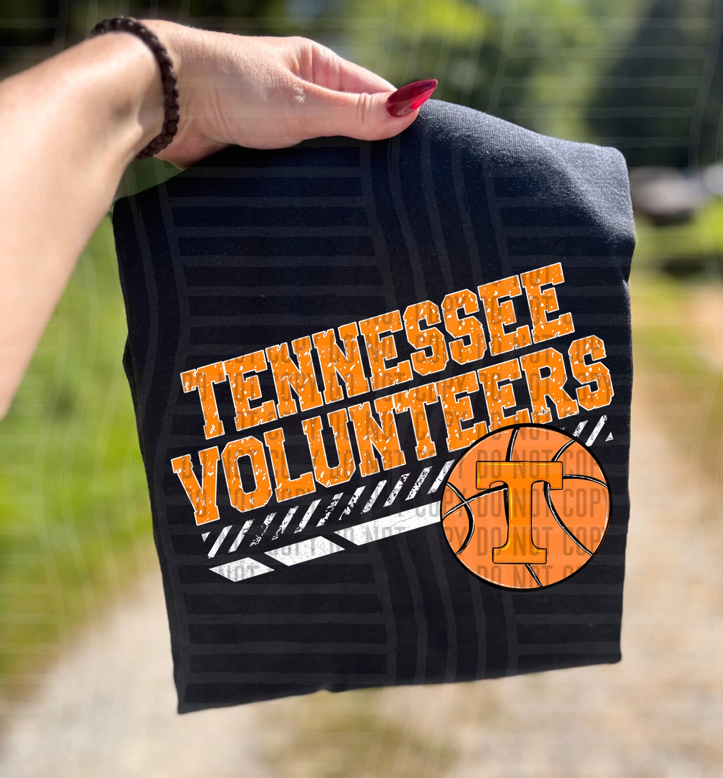 COLLEGE BASKETBALL TEE