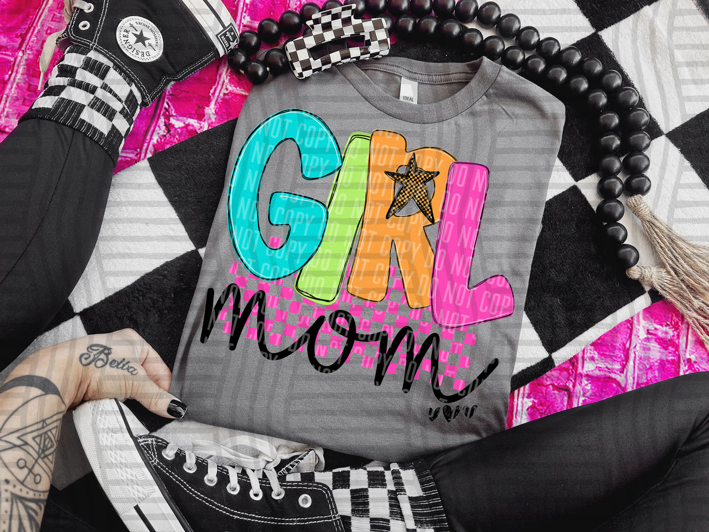 CHECKMATE STARBUST MOM NAMES TEE - 50 NAMES