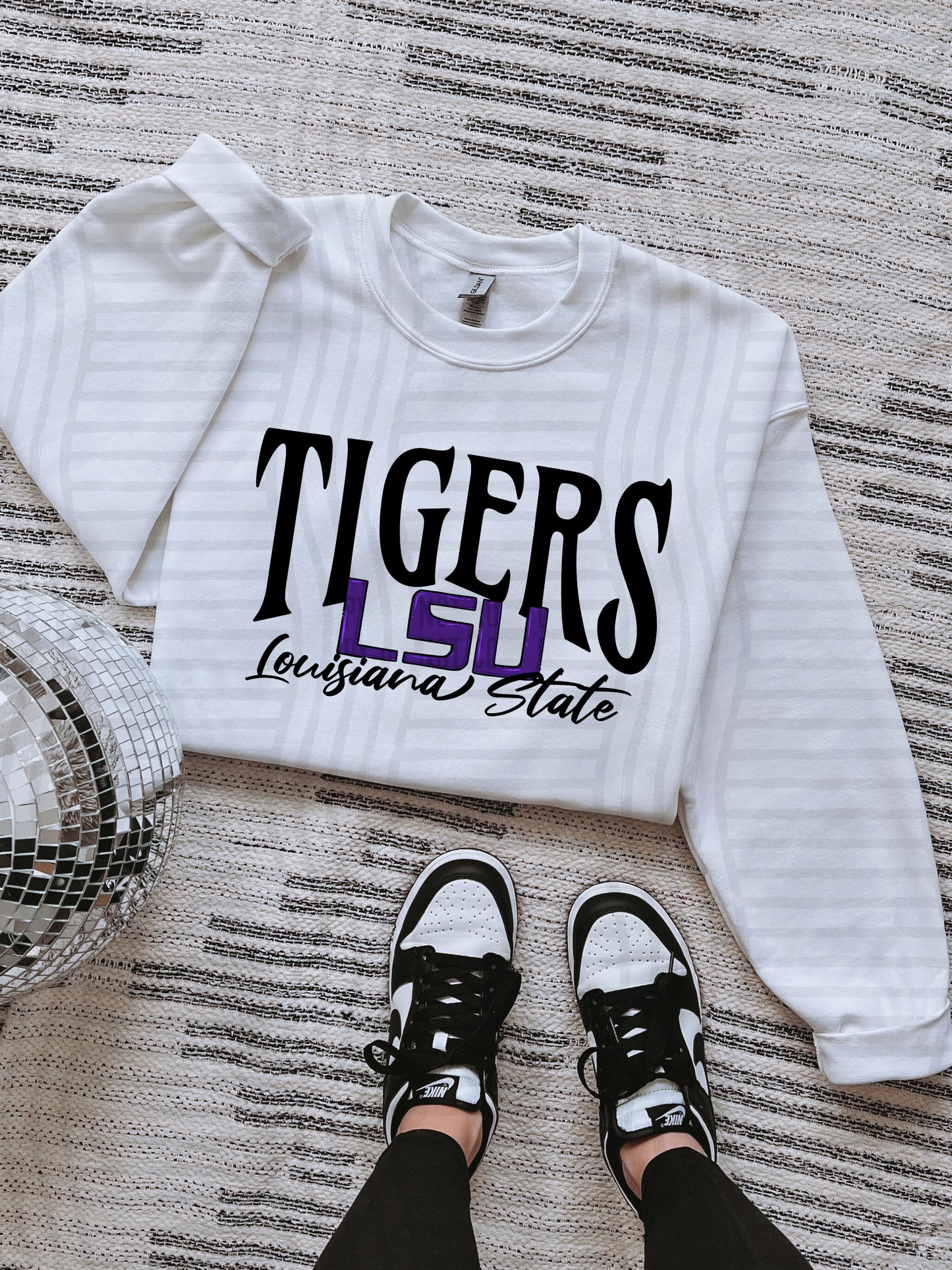 COLLEGE BLACK TEES