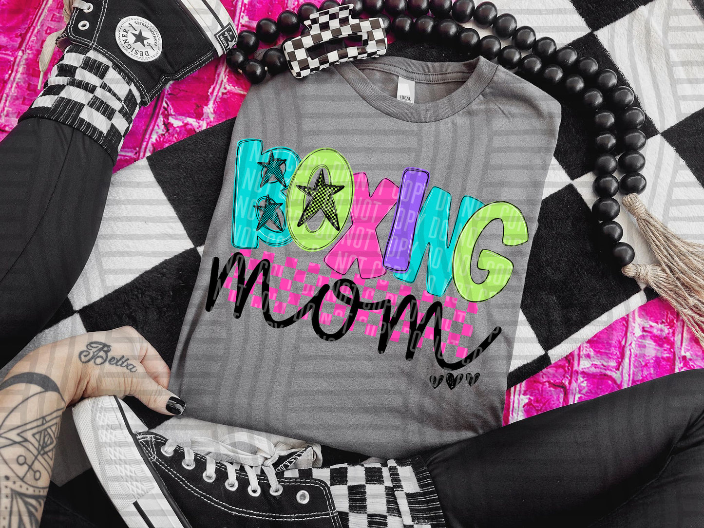 CHECKMATE STARBUST MOM NAMES TEE - 50 NAMES