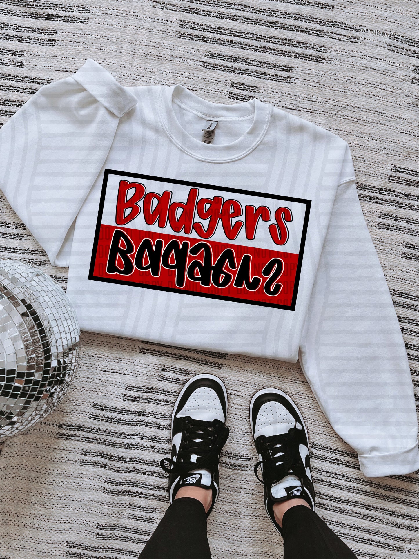 COLLEGE BOX FLIPPED TEE