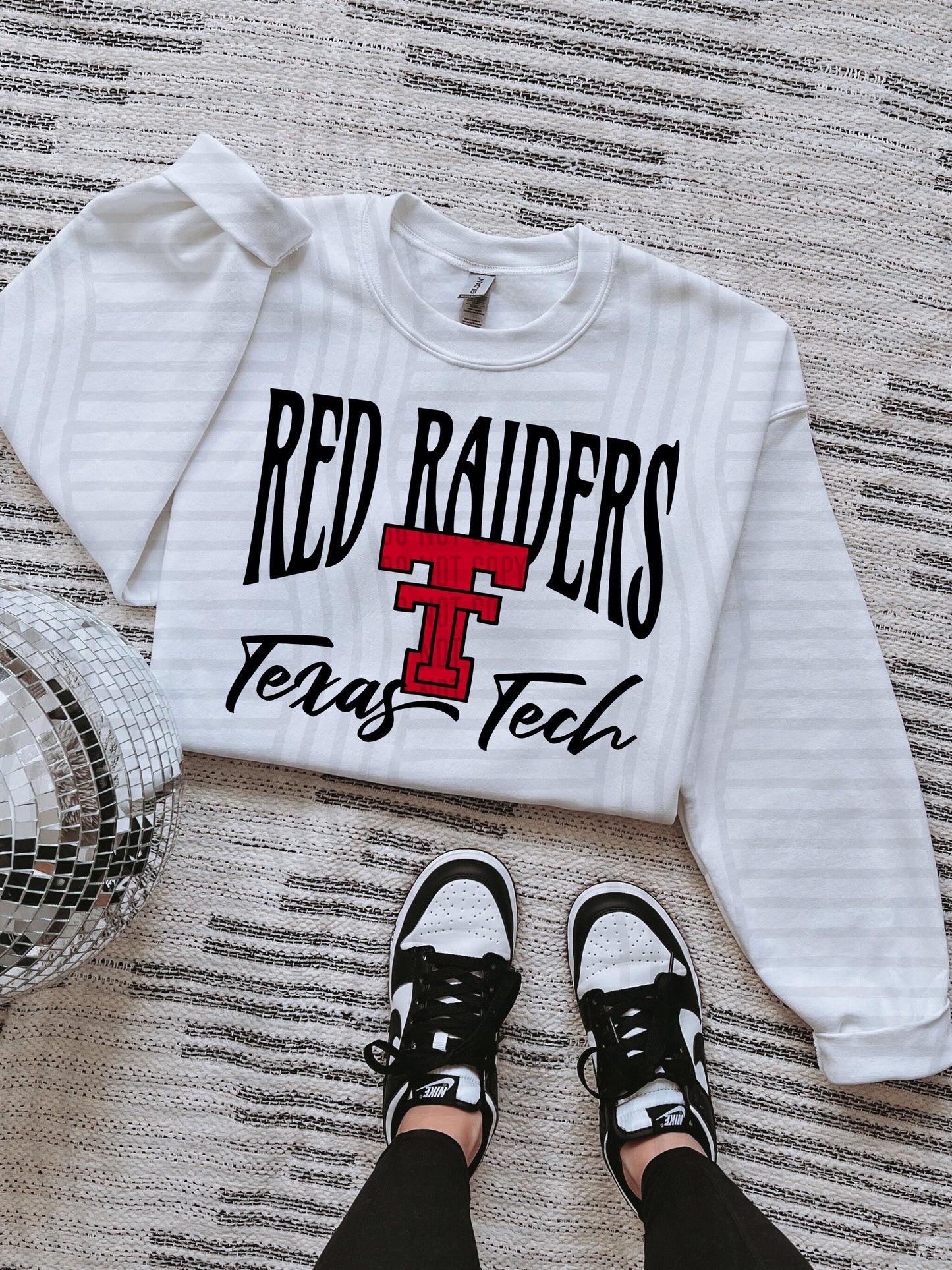 COLLEGE BLACK TEES