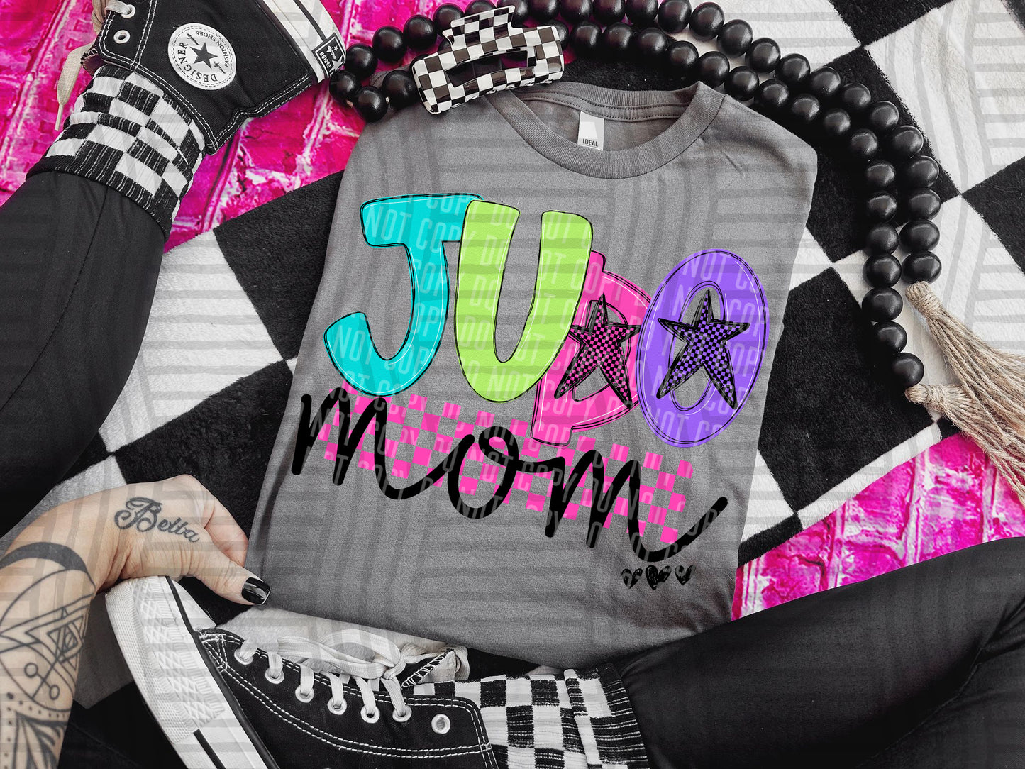 CHECKMATE STARBUST MOM NAMES TEE - 50 NAMES