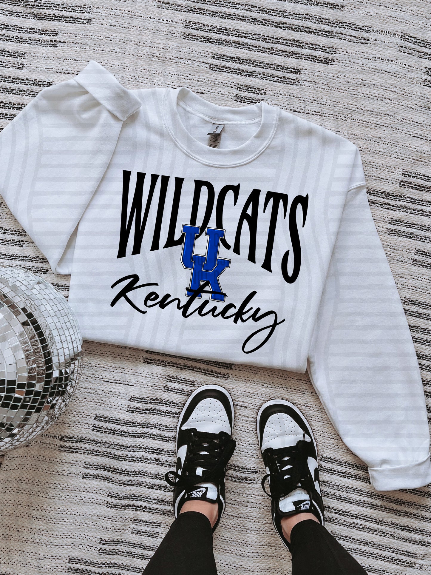 COLLEGE BLACK TEES