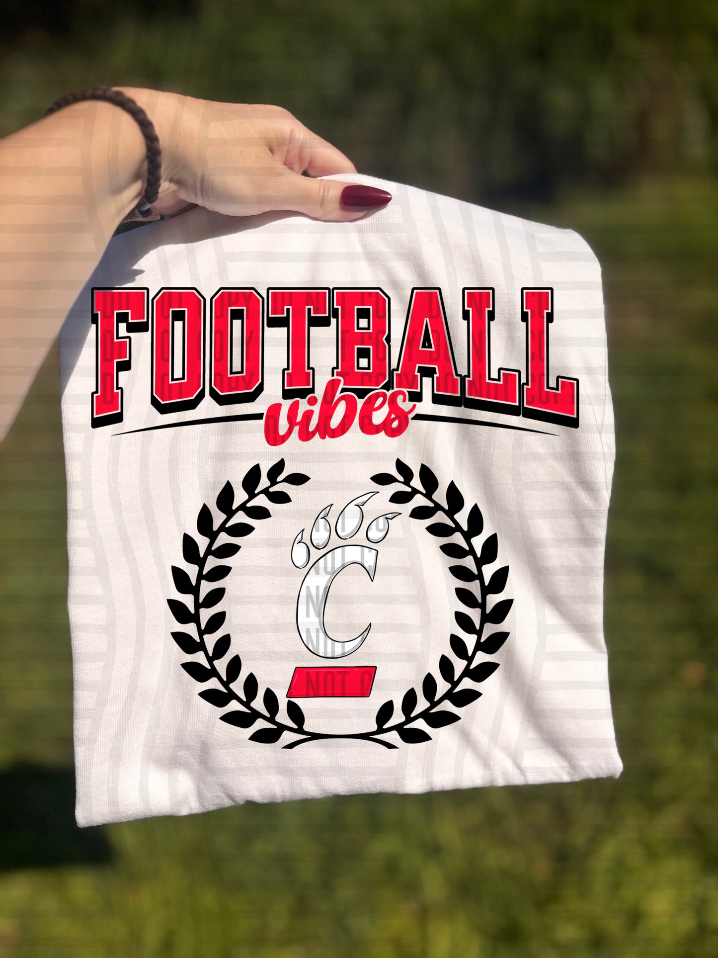 FOOTBALL VIBES TEE