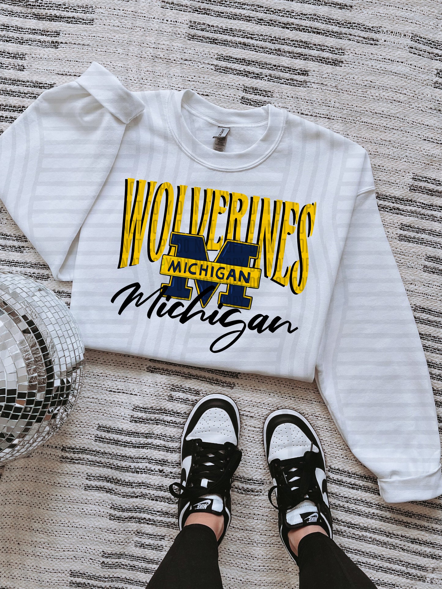 COLLEGE COLOR TEES