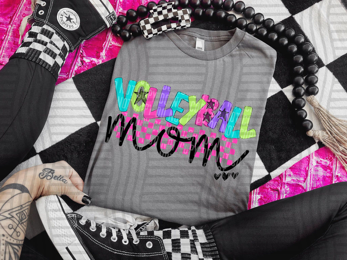 CHECKMATE STARBUST MOM NAMES TEE - 50 NAMES