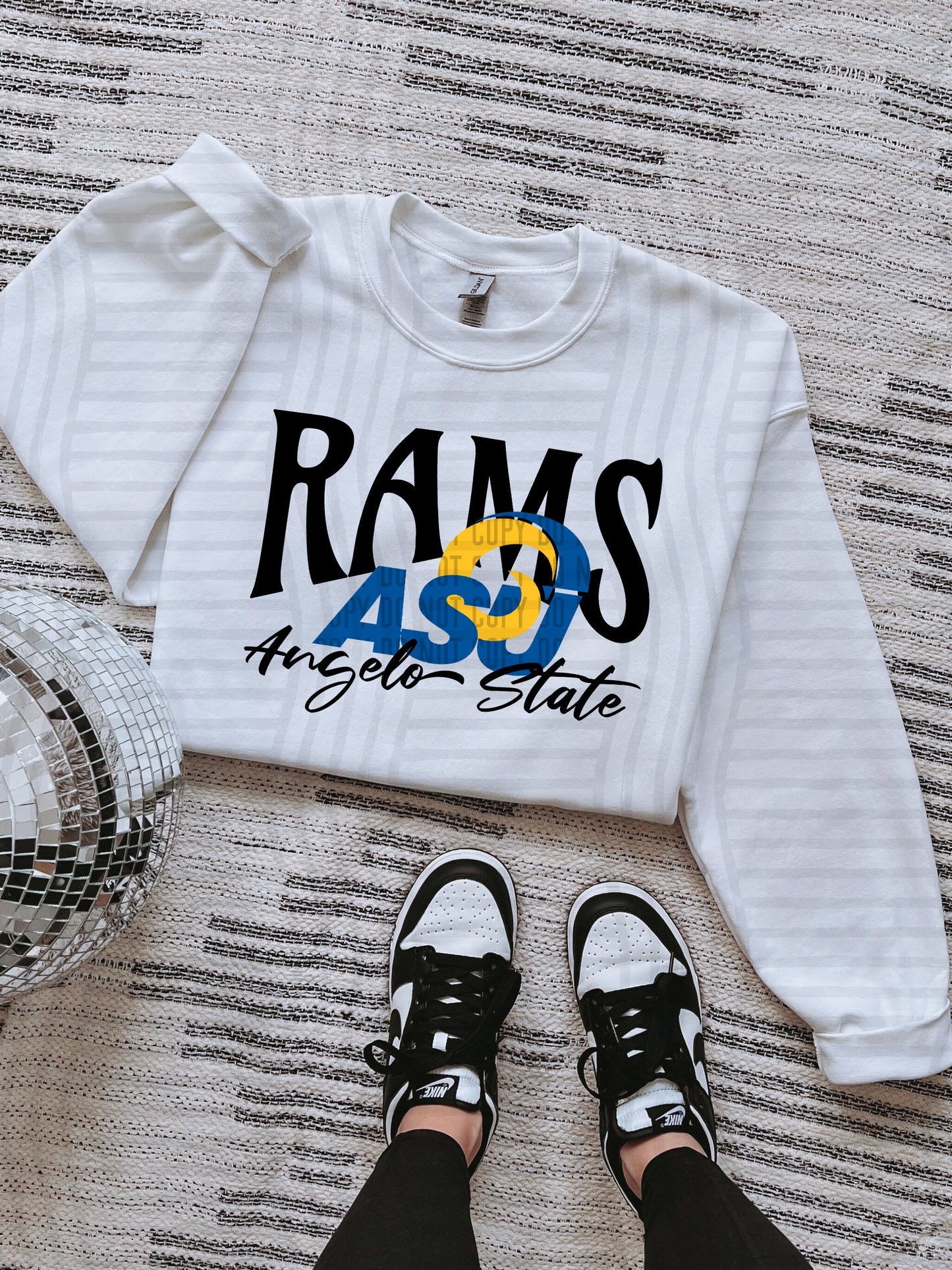 COLLEGE BLACK TEES