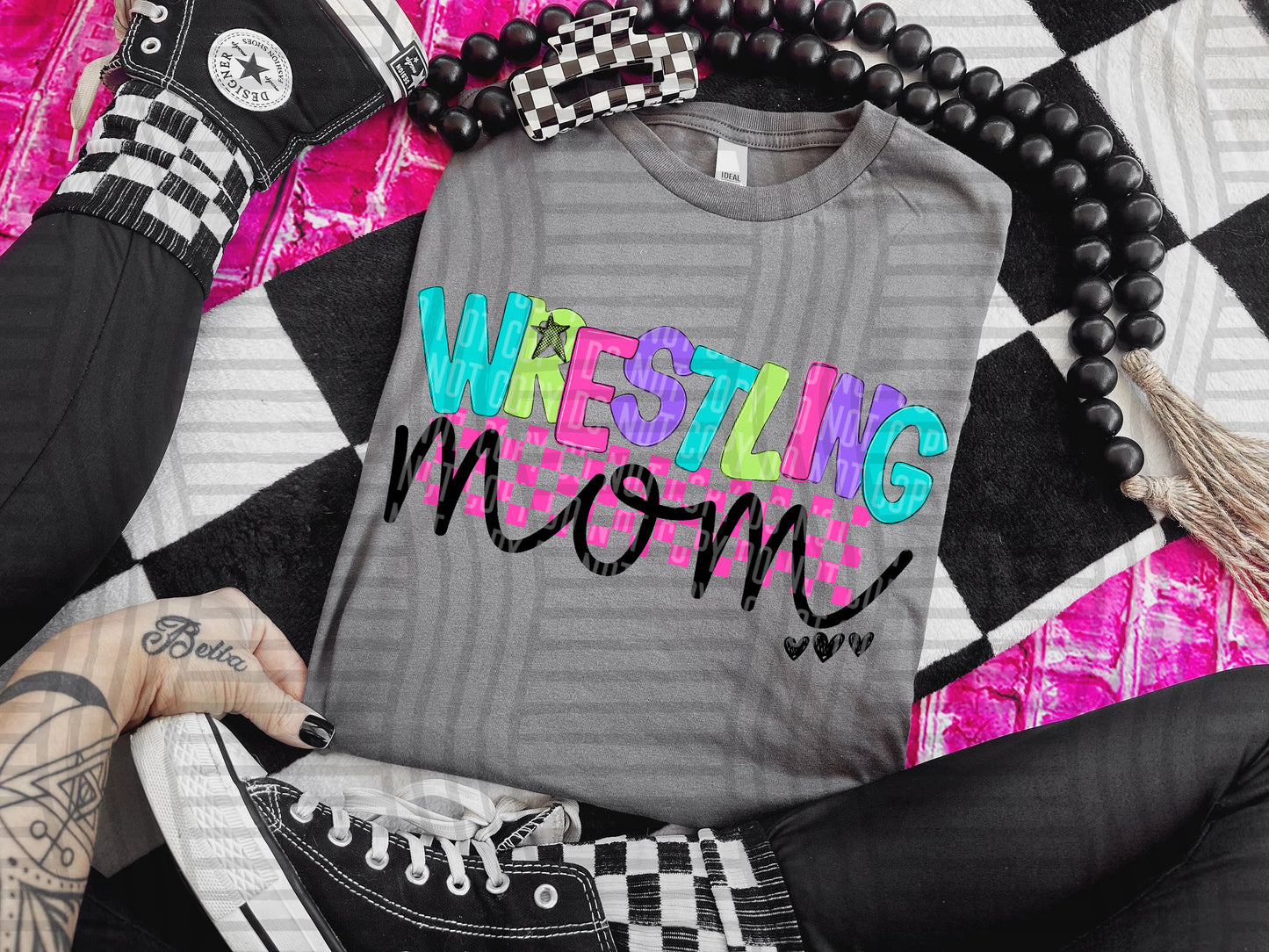 CHECKMATE STARBUST MOM NAMES TEE - 50 NAMES