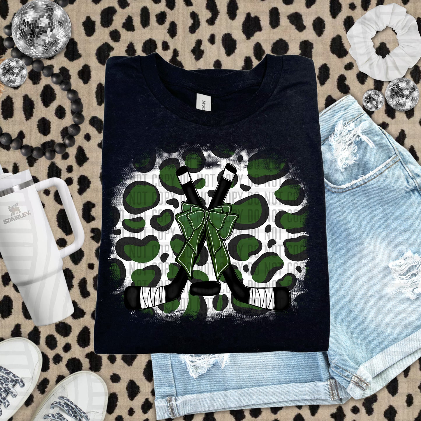 HOCKEY LEOPARD BACKGROUND TEE