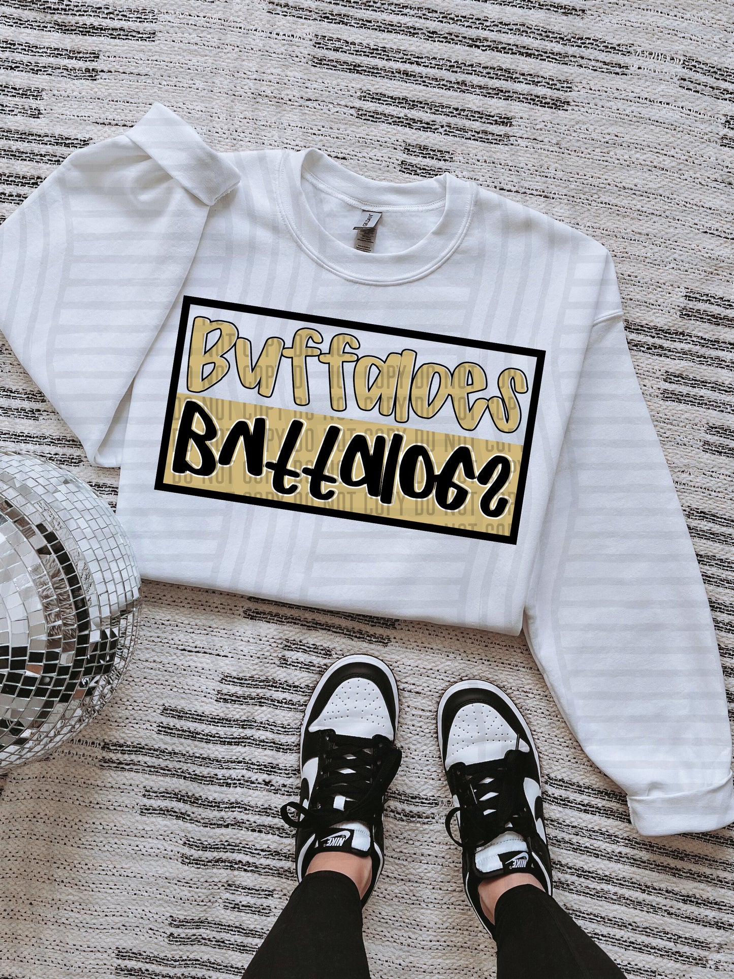 COLLEGE BOX FLIPPED TEE