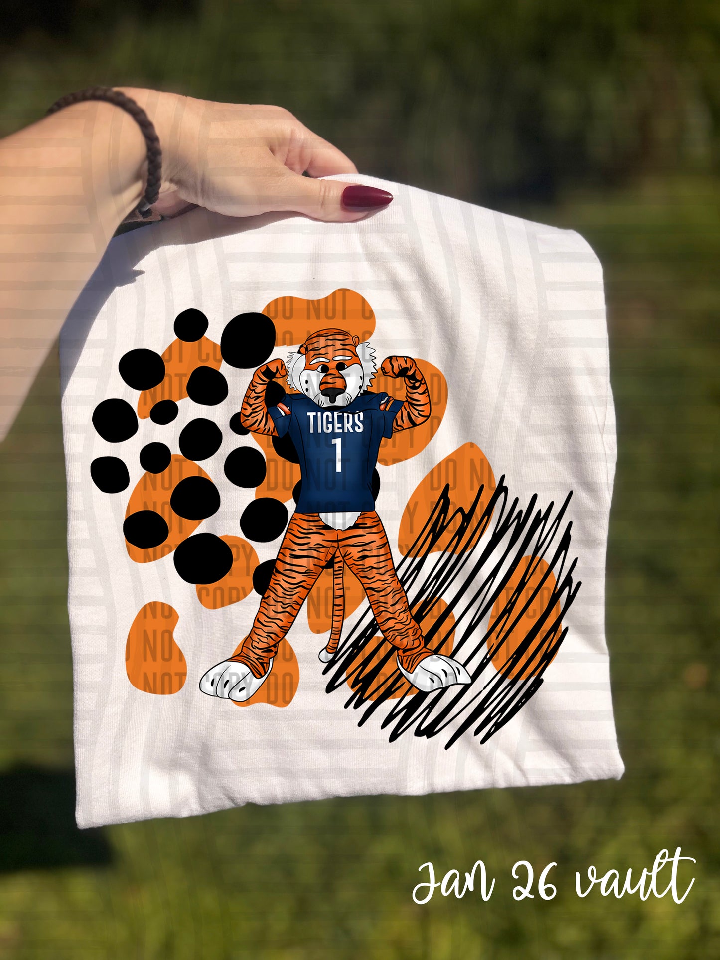 DOODLE LOGO COLLEGE TEE