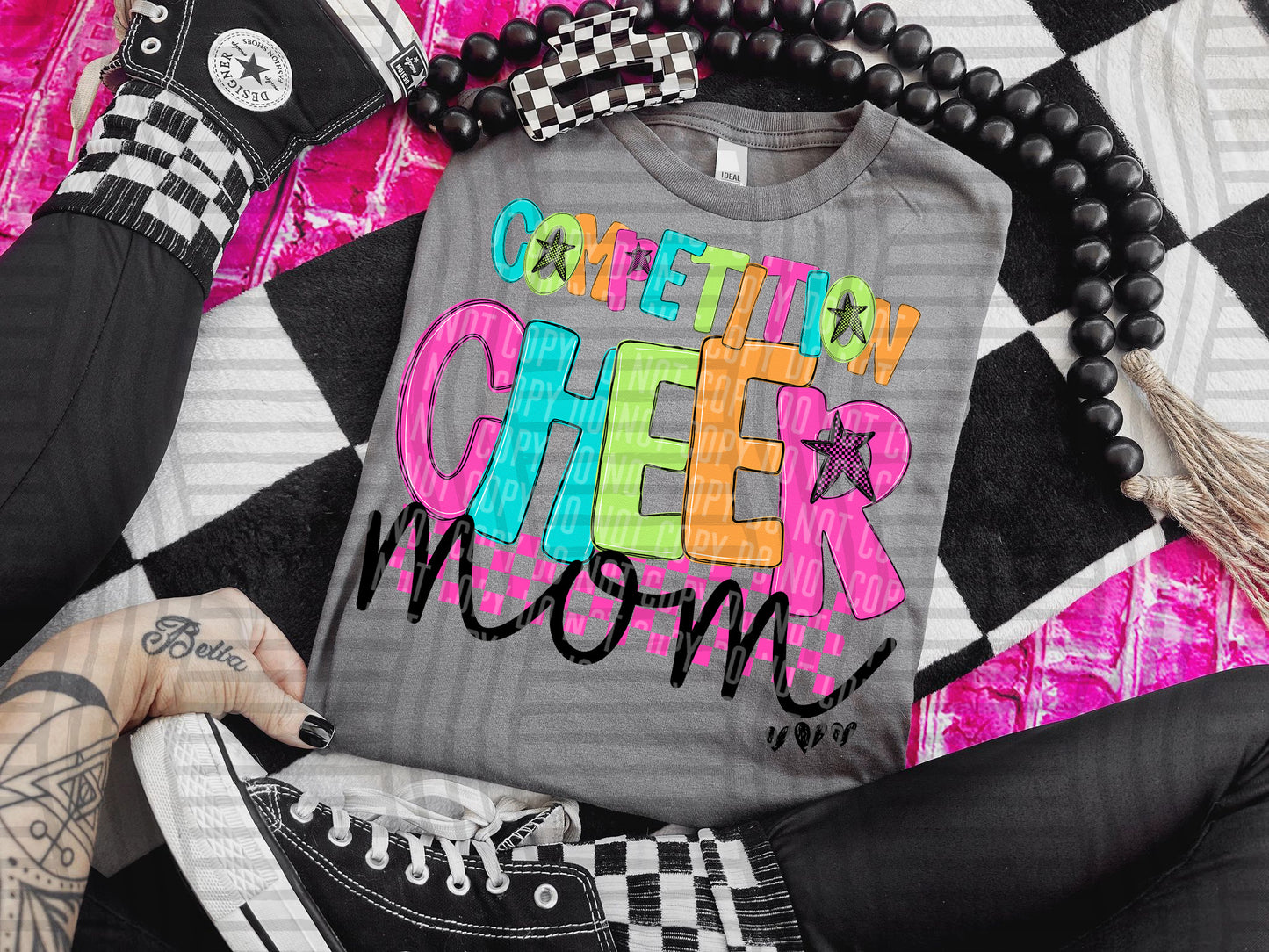 CHECKMATE STARBUST MOM NAMES TEE - 50 NAMES