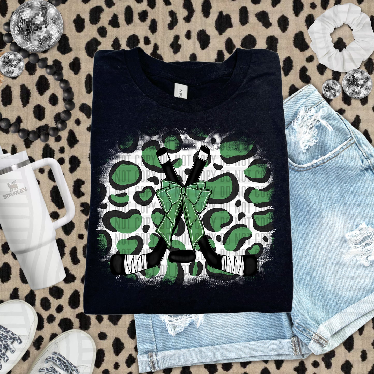 HOCKEY LEOPARD BACKGROUND TEE