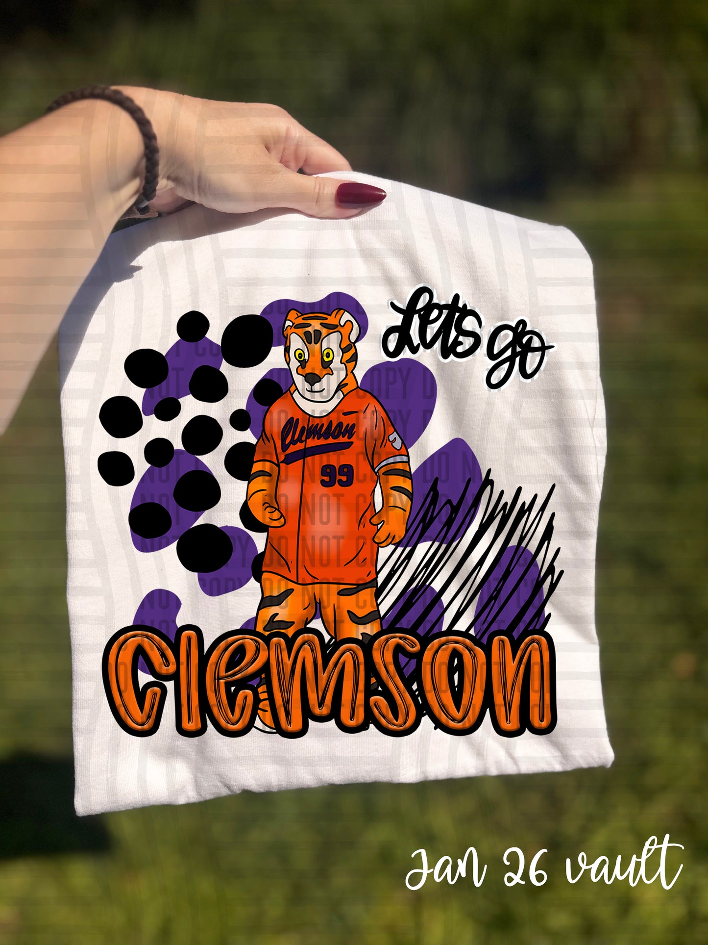 DOODLE LOGO COLLEGE TEE