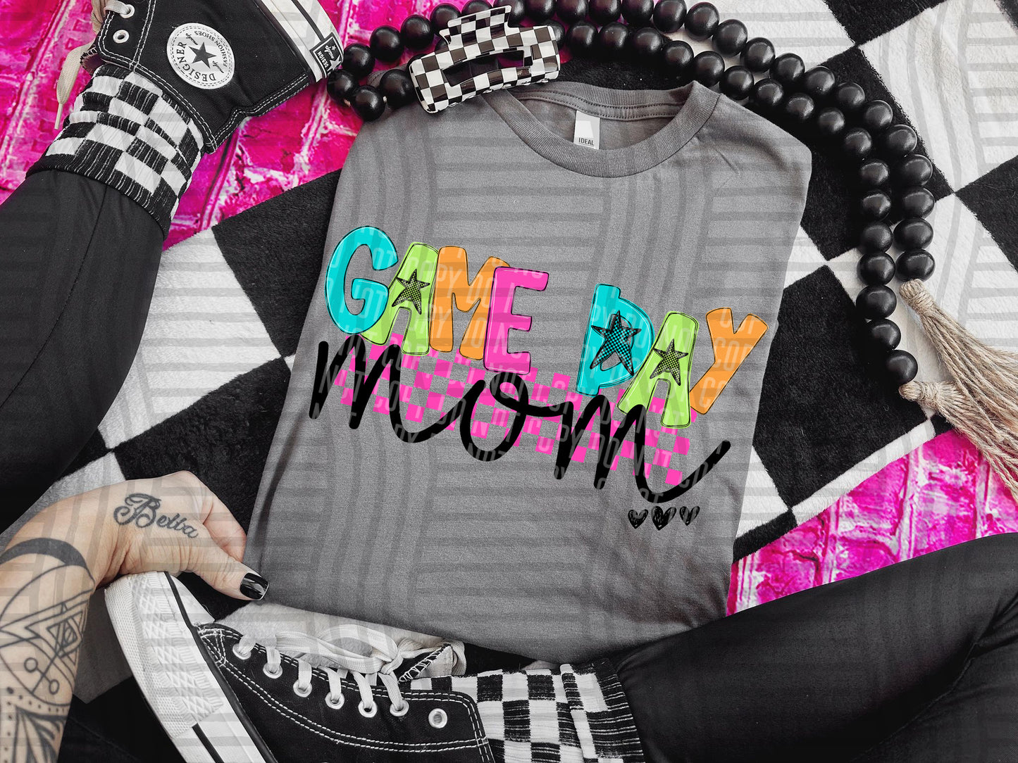 CHECKMATE STARBUST MOM NAMES TEE - 50 NAMES