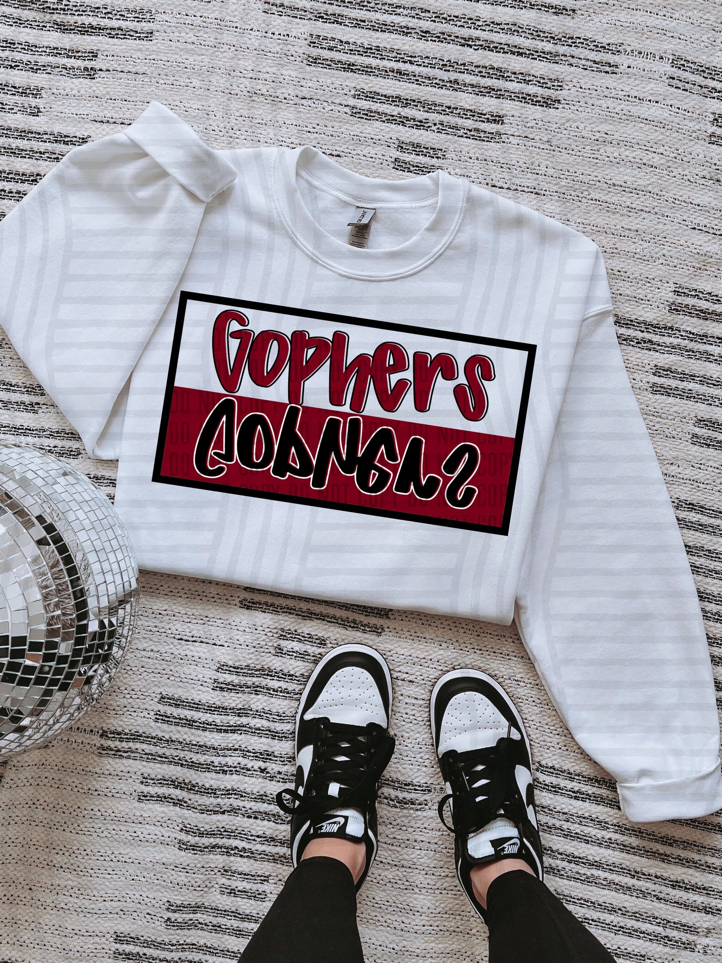 COLLEGE BOX FLIPPED TEE