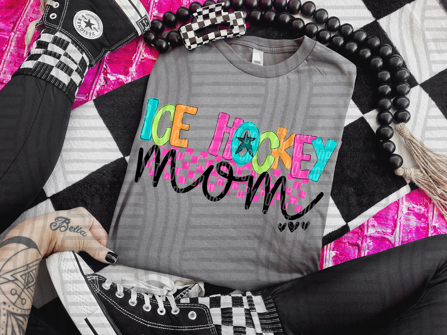 CHECKMATE STARBUST MOM NAMES TEE - 50 NAMES